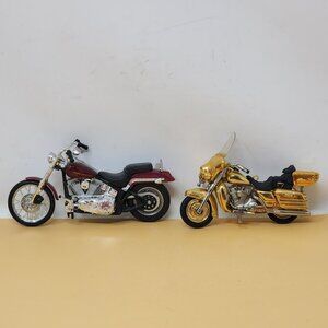 Harley-Davidson Die-Cast Motorcycle Gold & Maroon 1:18 Scale Collectors Edition